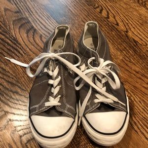 7.5 grey Converse one star